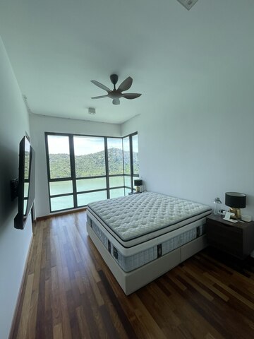 Queens Residences Q1 @ Queens Waterfront image