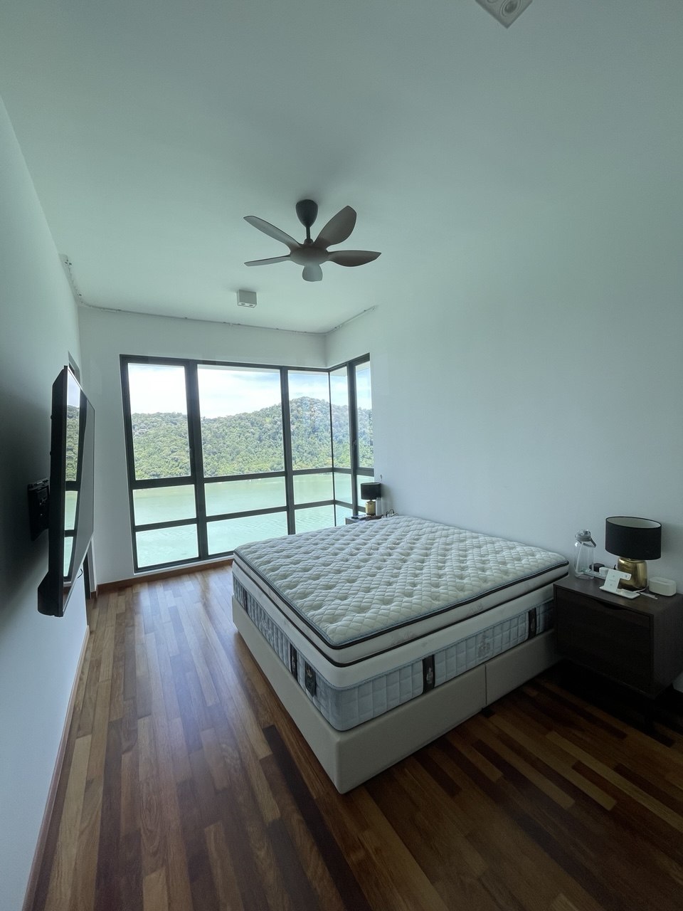 Queens Residences Q1 @ Queens Waterfront image