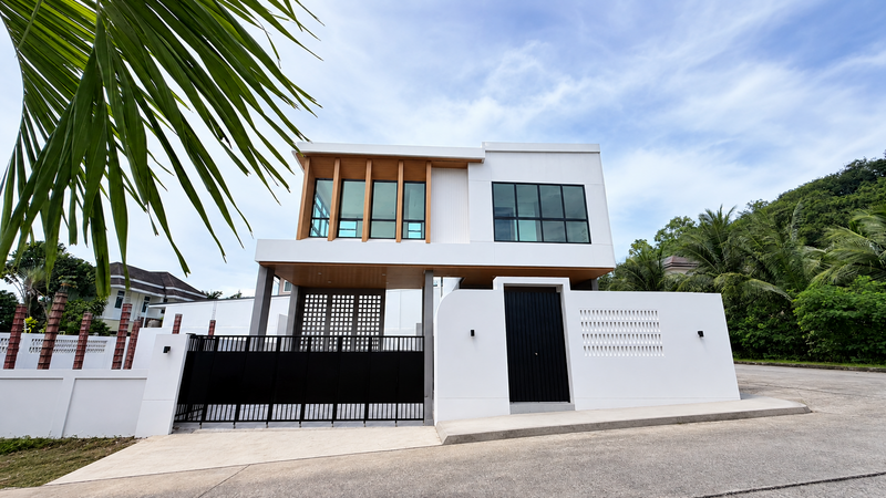 New Pool Villa in Chalong, Phuket