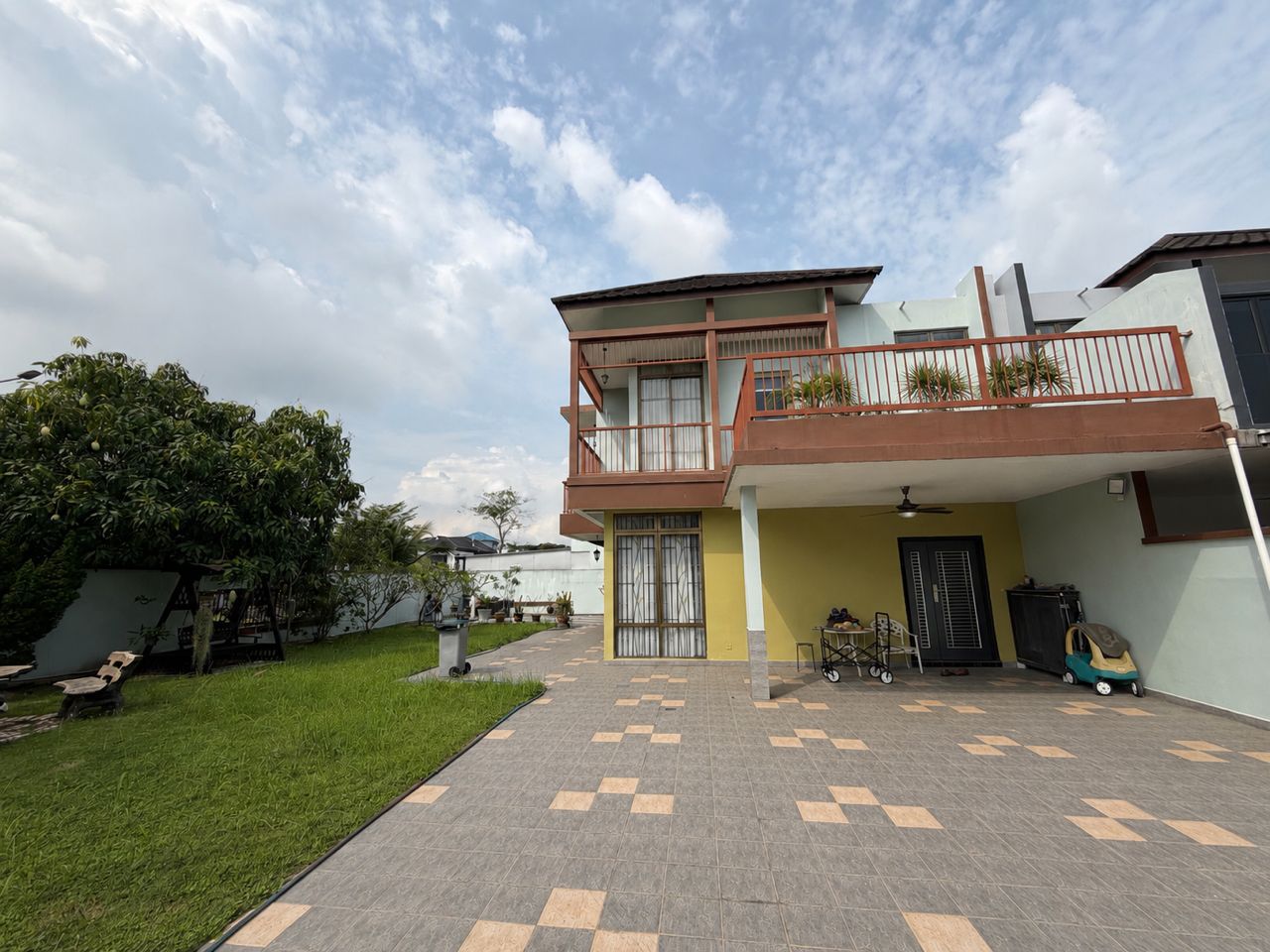 Taman Setia Tropika 2 Sty Cluster Corner Lot,Johor Bahru,Renovated,Big Land image
