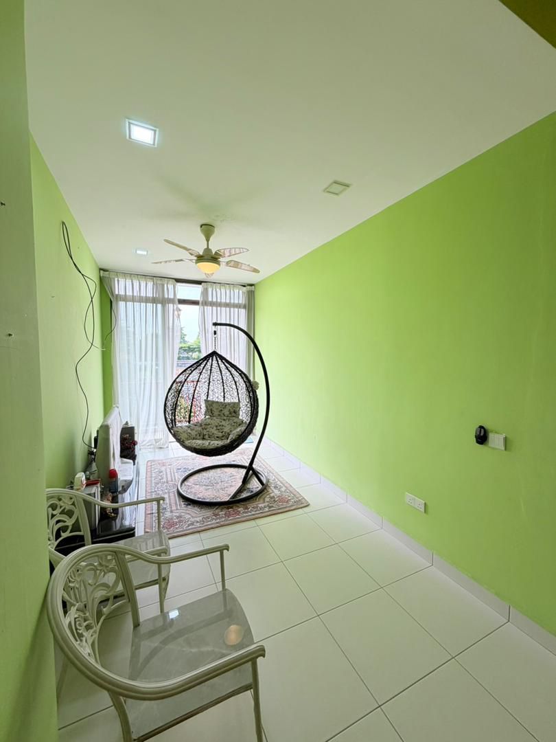 Taman Setia Tropika 2 Sty Cluster Corner Lot,Johor Bahru,Renovated,Big Land image