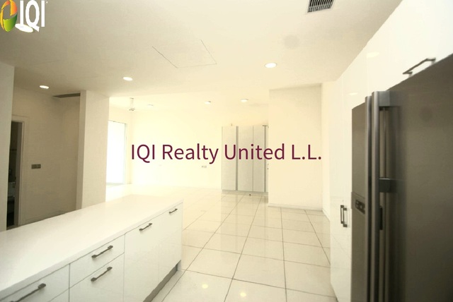 M Suites image