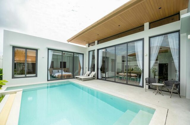 Luxury Holiday Pool Villa in Chalong, Phuket photo