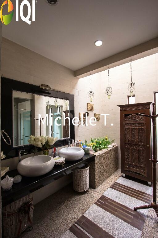 Villa Damansara image