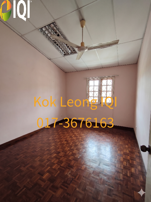 Freehold 2-Storey House @ SS5C Kelana Jaya (Spacious 22'x75' Land Area) image
