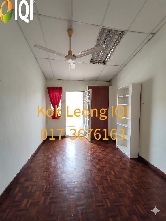 Freehold 2-Storey House @ SS5C Kelana Jaya (Spacious 22'x75' Land Area) image
