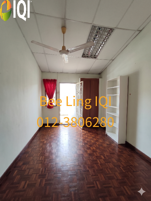 Freehold 2-Storey House @ SS5C Kelana Jaya (Spacious 22'x75' Land Area) image
