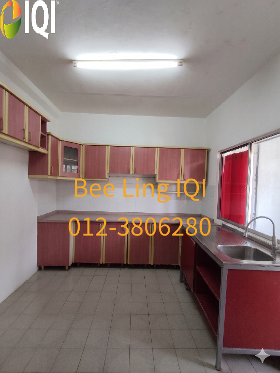 Freehold 2-Storey House @ SS5C Kelana Jaya (Spacious 22'x75' Land Area) image