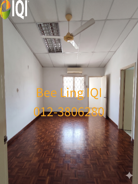Freehold 2-Storey House @ SS5C Kelana Jaya (Spacious 22'x75' Land Area) image