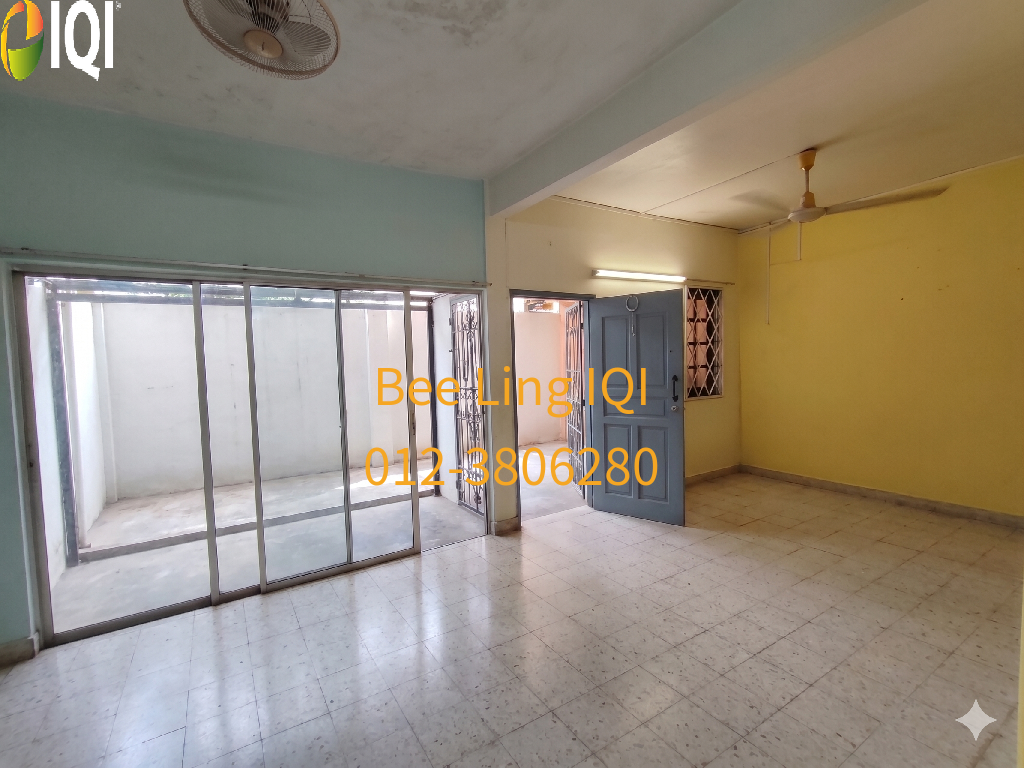 Freehold 2-Storey House @ SS5C Kelana Jaya (Spacious 22'x75' Land Area) image