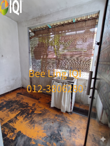 Freehold 2-Storey House @ SS5C Kelana Jaya (Spacious 22'x75' Land Area) photo
