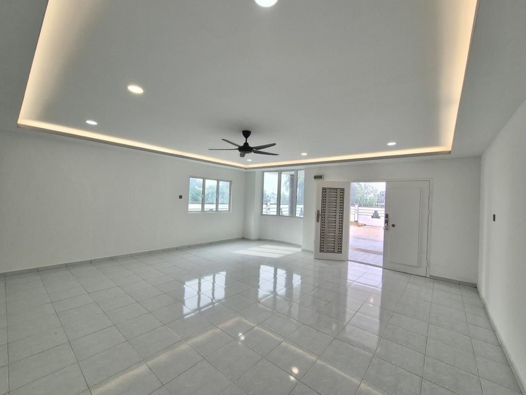 Taman Pulai Utama 2.5 Sty Corner Lot,Jalan Pulai,Skudai,Renovated image
