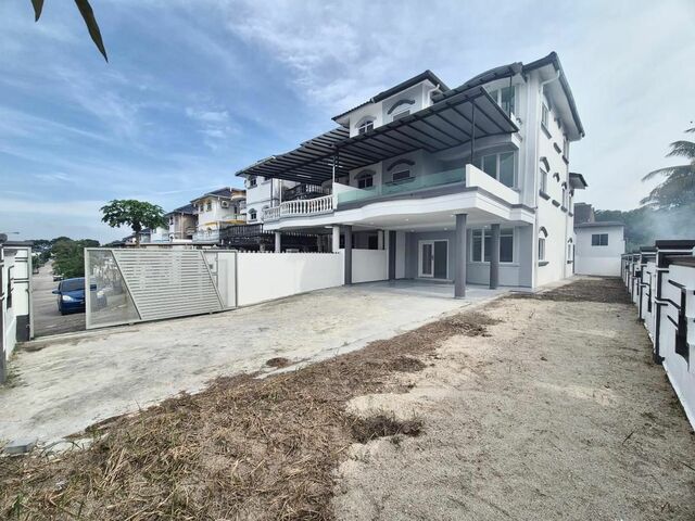 Taman Pulai Utama 2.5 Sty Corner Lot,Jalan Pulai,Skudai,Renovated image