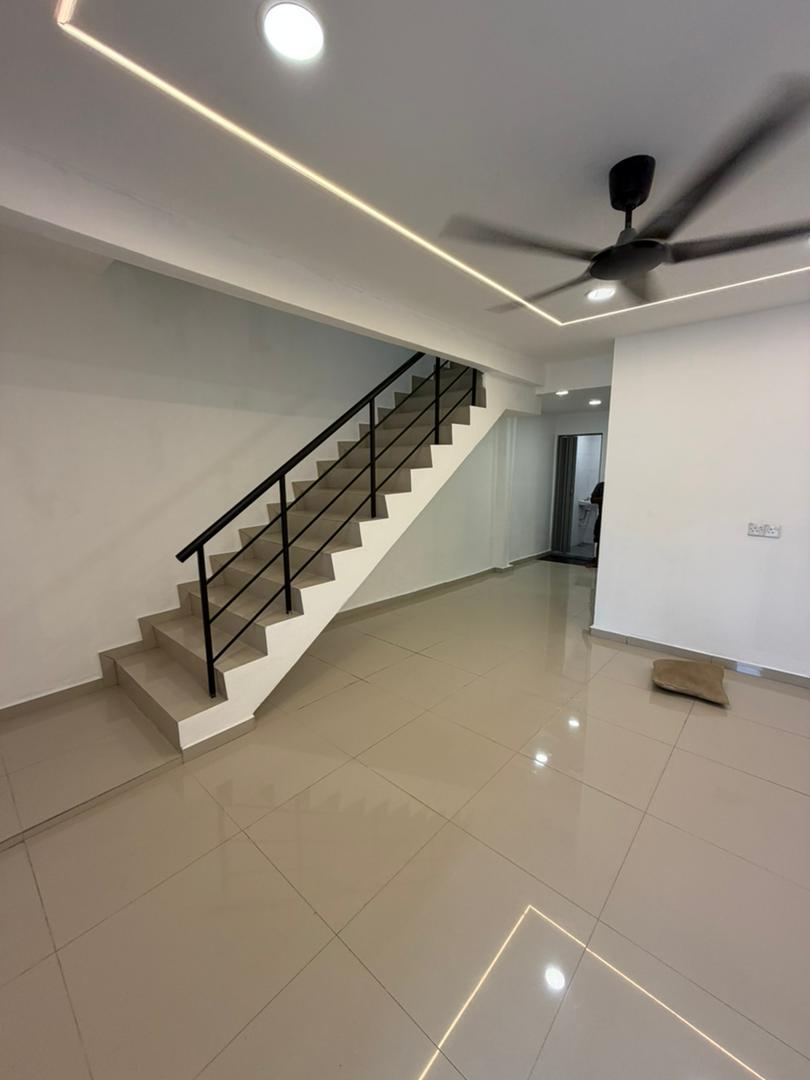 Taman Johor Jaya 2 Sty Low Cost,Jalan Seroja,Johor Bahru,Renovated,Full Loan image