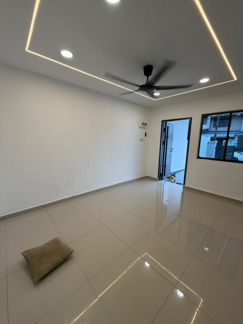 Taman Johor Jaya 2 Sty Low Cost,Jalan Seroja,Johor Bahru,Renovated,Full Loan image