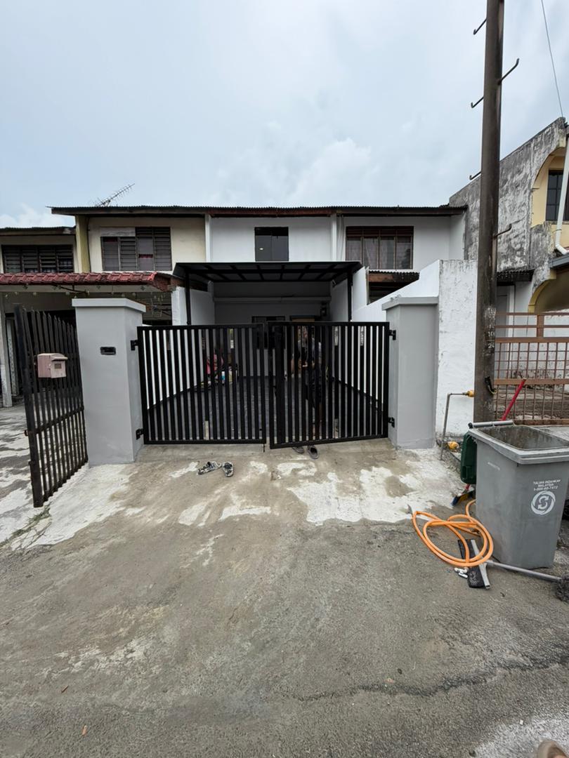 Taman Johor Jaya 2 Sty Low Cost,Jalan Seroja,Johor Bahru,Renovated,Full Loan image