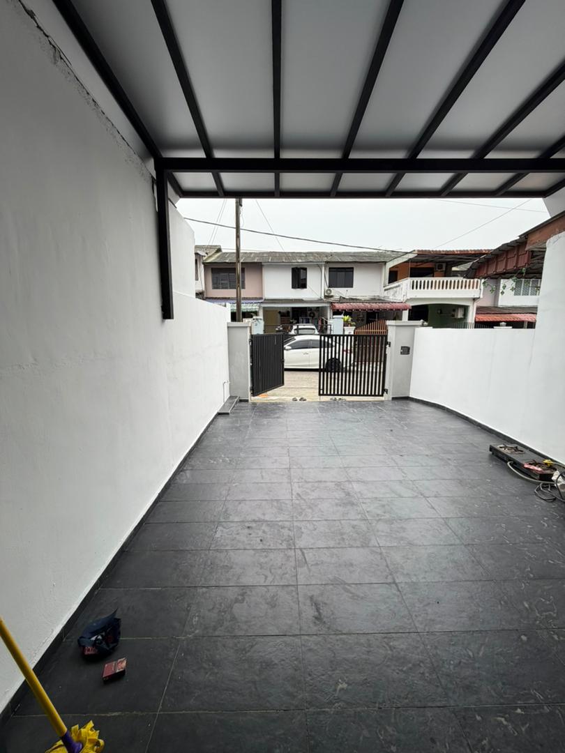 Taman Johor Jaya 2 Sty Low Cost,Jalan Seroja,Johor Bahru,Renovated,Full Loan image