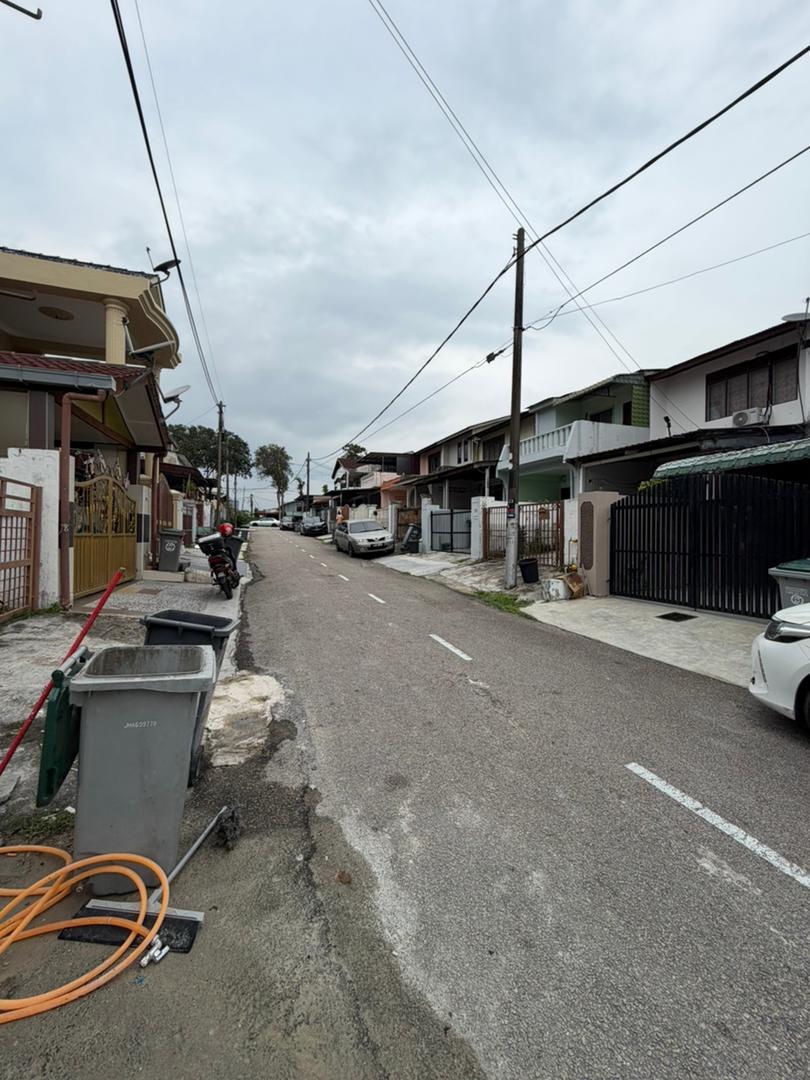 Taman Johor Jaya 2 Sty Low Cost,Jalan Seroja,Johor Bahru,Renovated,Full Loan image