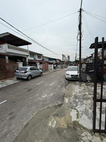 Taman Johor Jaya 2 Sty Low Cost,Jalan Seroja,Johor Bahru,Renovated,Full Loan image