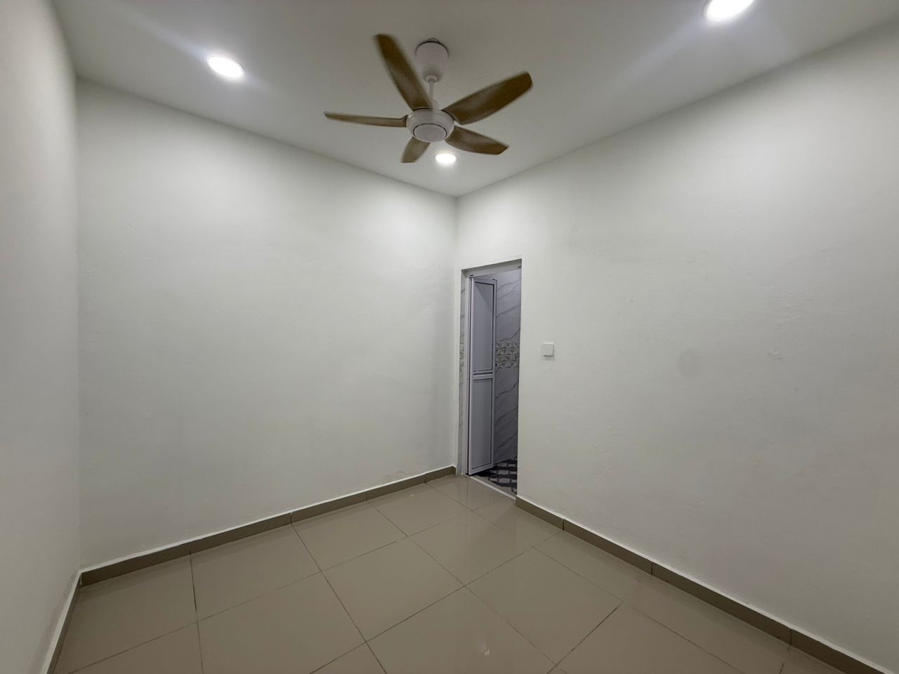 Taman Puteri Wangsa 1 Sty Terrace,Jalan Badik,Ulu Tiram,Renovated,Unblock View image