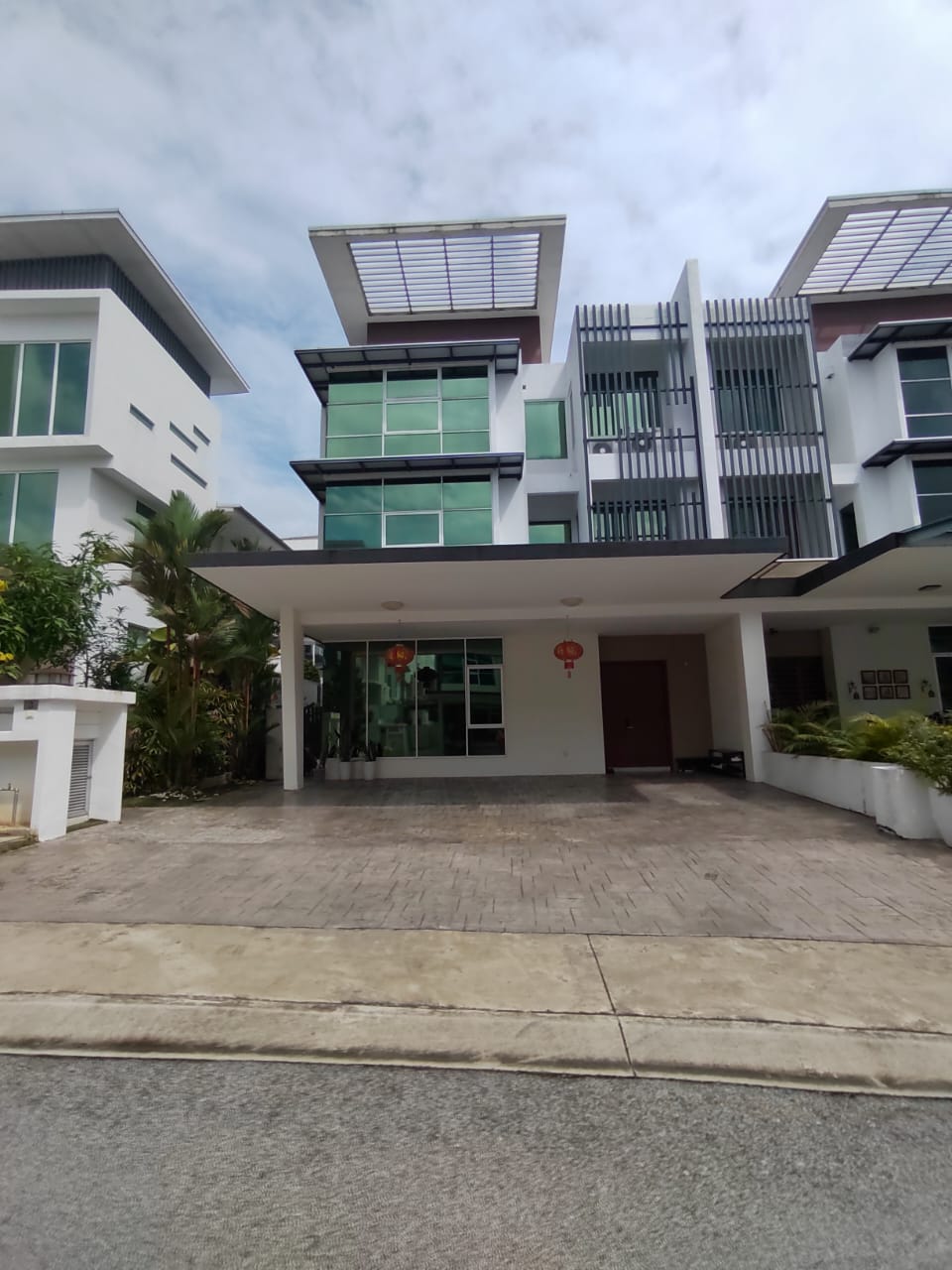 Jacaranda Garden Residence image