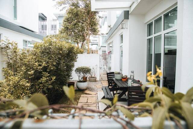 Clover Garden Residence