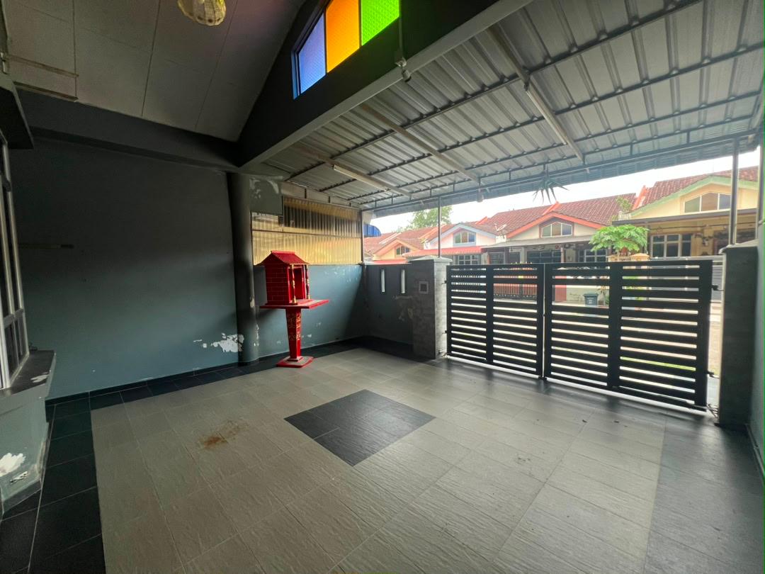 Taman Bestari Indah Single Storey Terrace,Jalan Bestari,Ulu Tiram,Renovated image