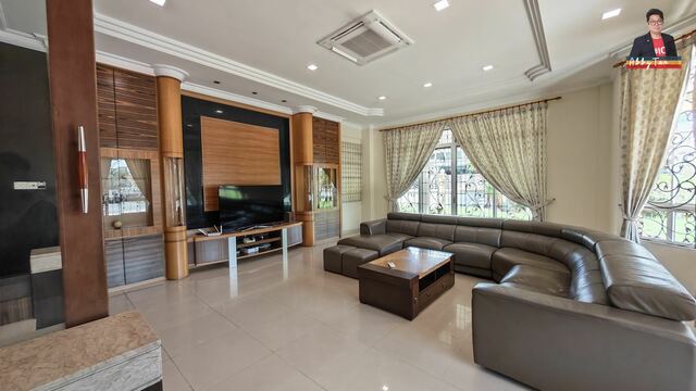 WOW! Huge Prestige Bungalow For Rent in Kolombong | 18,038 sqft Land image