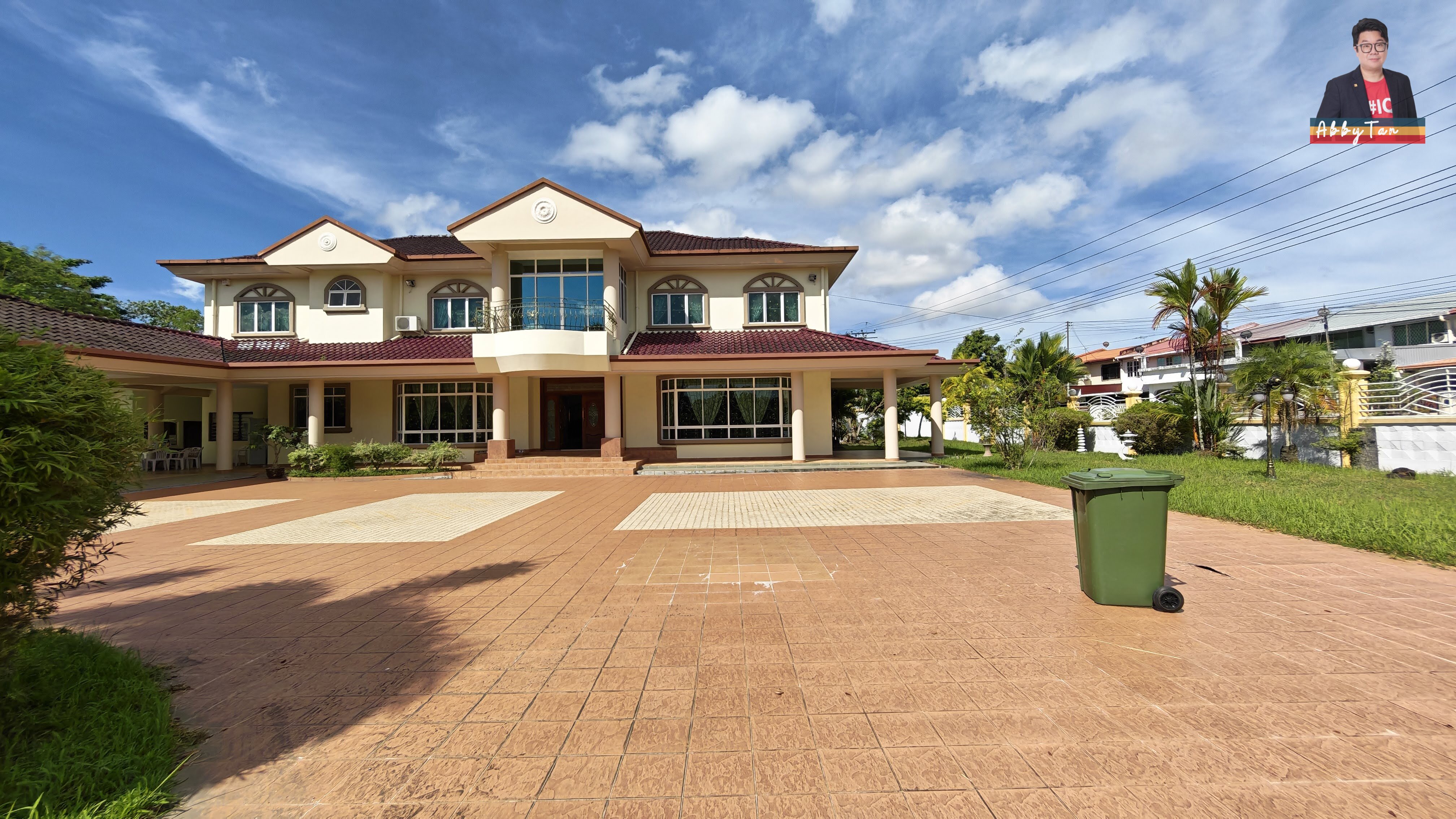 WOW! Huge Prestige Bungalow For Rent in Kolombong | 18,038 sqft Land image