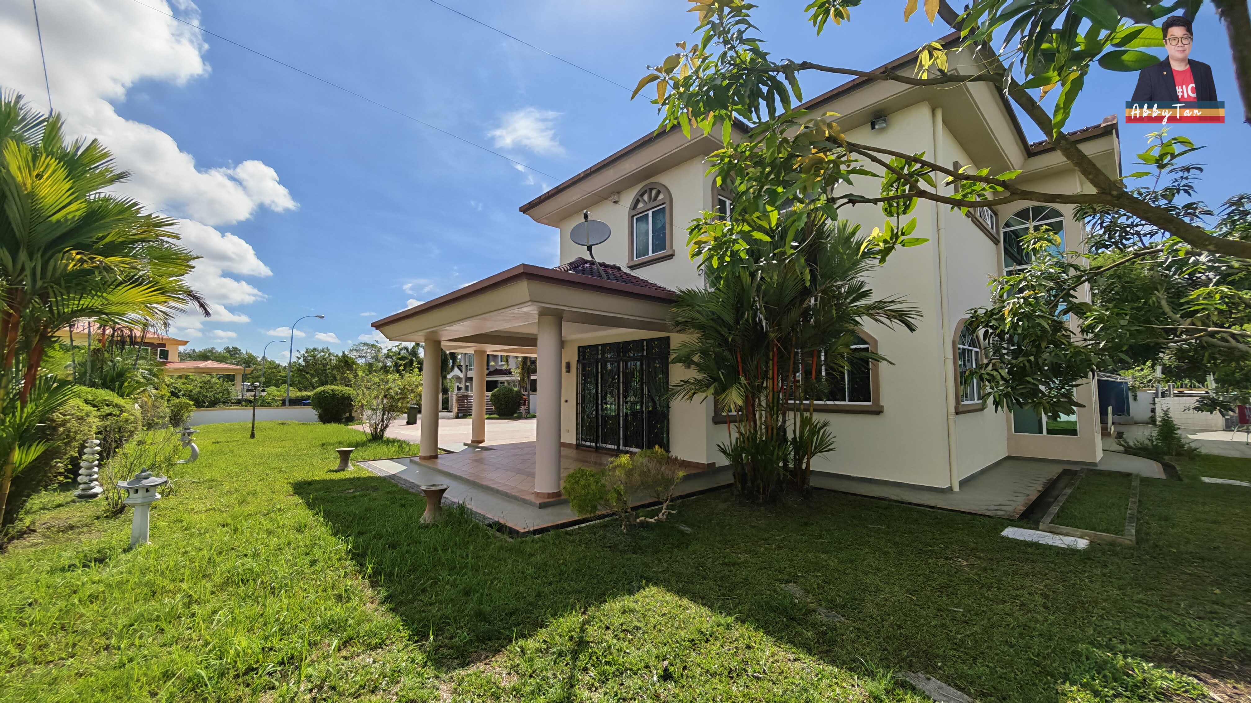 WOW! Huge Prestige Bungalow For Rent in Kolombong | 18,038 sqft Land image