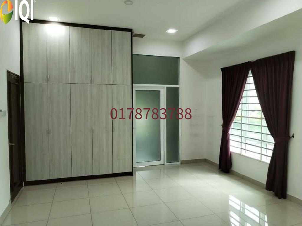 Nilai Spring Villas image