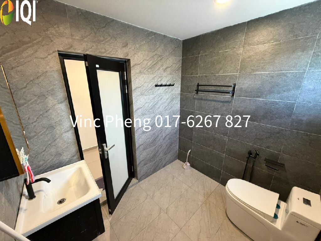 PRIME FREEHOLD Bungalow in MELAKA TOWN Area @ Ujong Pasir image