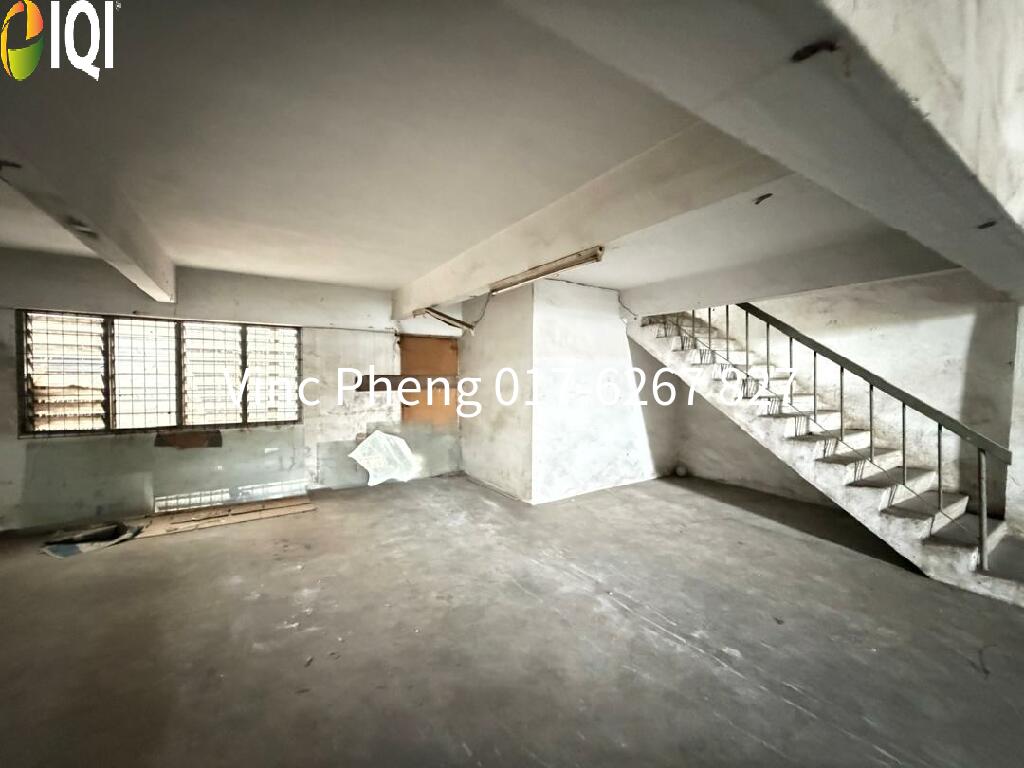 INDUSTRIAL WAREHOUSE 2,880 Sqft with EXTRA LAND @ Malim Jaya, Melaka image
