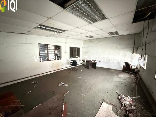 INDUSTRIAL WAREHOUSE 2,880 Sqft with EXTRA LAND @ Malim Jaya, Melaka image