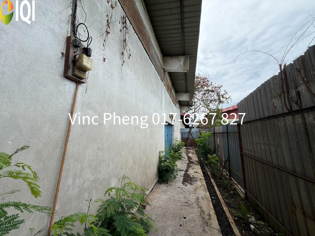 INDUSTRIAL WAREHOUSE 2,880 Sqft with EXTRA LAND @ Malim Jaya, Melaka image