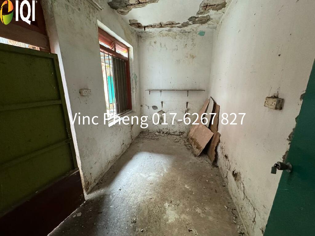 TOWN AREA Old Structure Building at Jalan Bandar Hilir Melaka Raya image