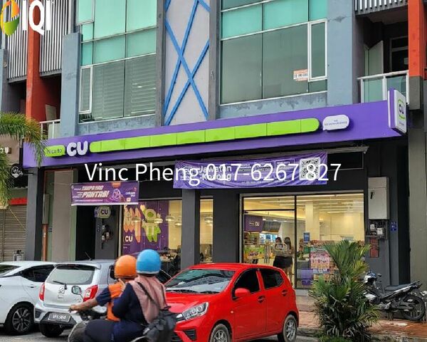 MAIN ROAD Triple Storey Shoplot with 4% ROI @ Kota Laksamana image