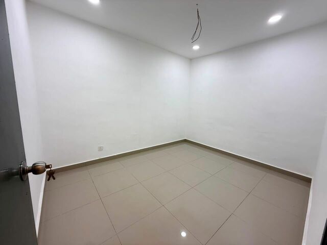 Taman Sri Skudai 1 Sty Low Cost,Jalan Emas,Skudai,Renovated,Extend image