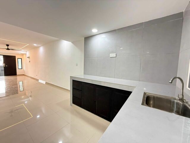Taman Sri Skudai 1 Sty Low Cost,Jalan Emas,Skudai,Renovated,Extend image