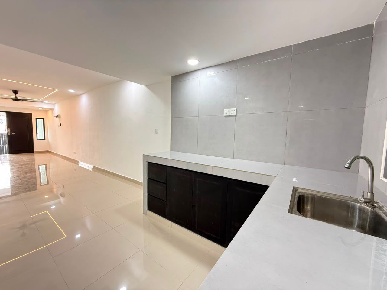 Taman Sri Skudai 1 Sty Low Cost,Jalan Emas,Skudai,Renovated,Extend image