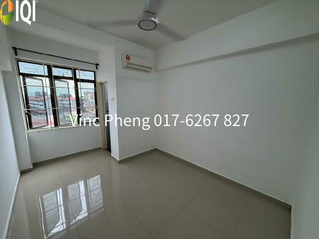 REFURBISHED Apartment with Lift @ Bandar Hilir Melaka image