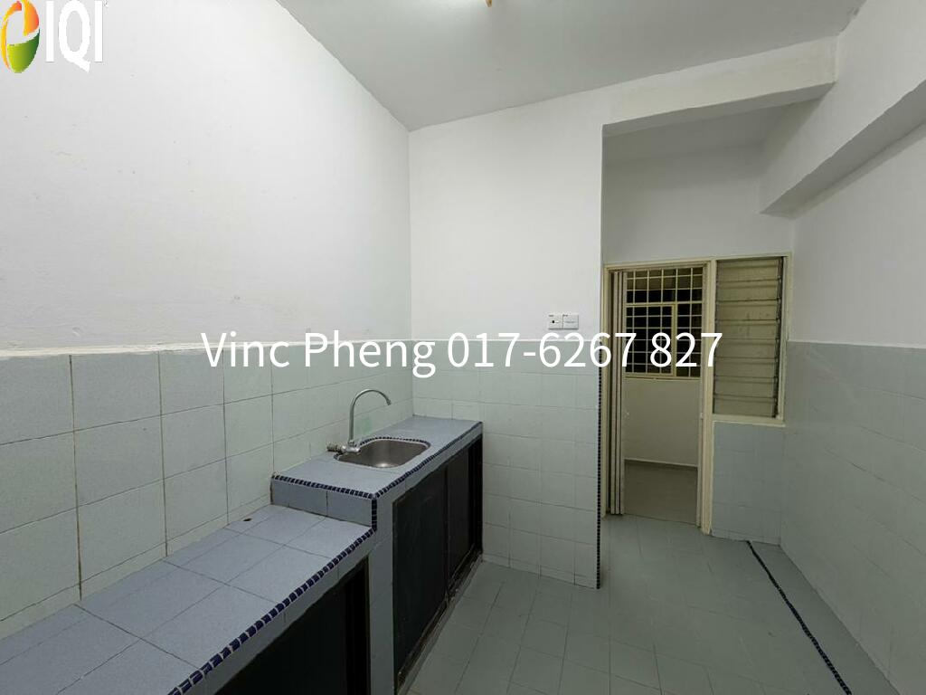 VALUE RENT Apartment with Lift @ Bandar Hilir Melaka image