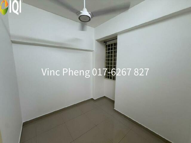 REFURBISHED Apartment with Lift @ Bandar Hilir Melaka image