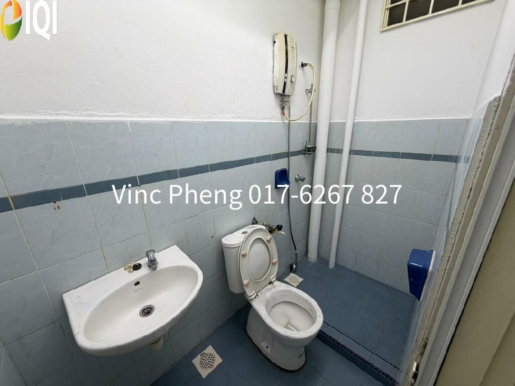 VALUE RENT Apartment with Lift @ Bandar Hilir Melaka image