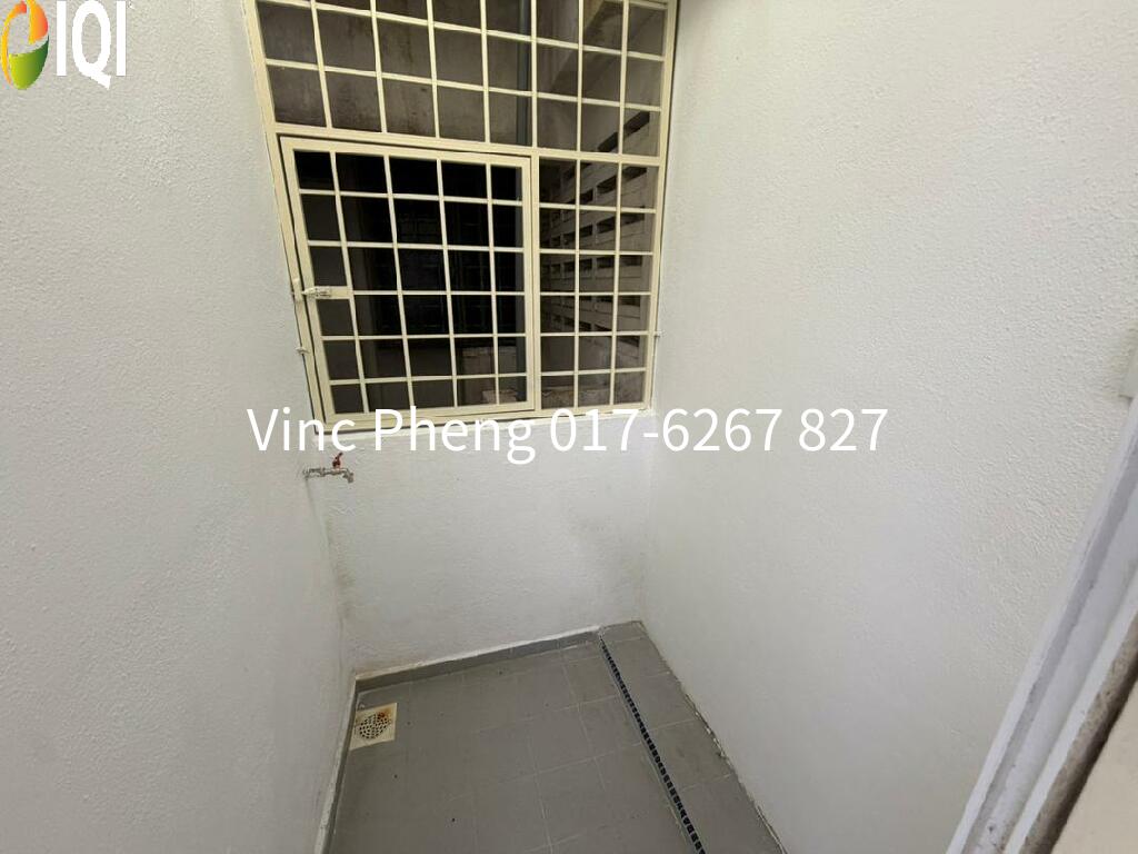 VALUE RENT Apartment with Lift @ Bandar Hilir Melaka image