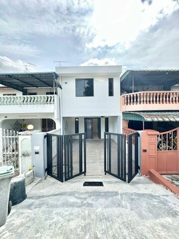 Taman Megah Ria 2 Sty Low Cost,Jalan Cenderai,Masai,Renovated image