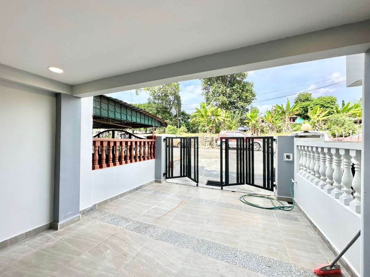 Taman Megah Ria 2 Sty Low Cost,Jalan Cenderai,Masai,Renovated image