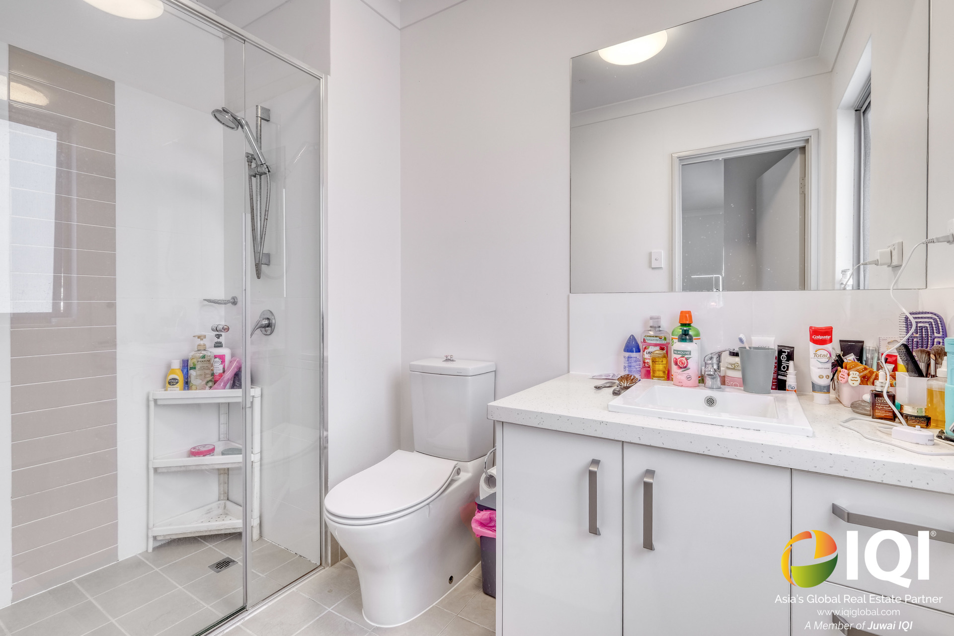 Rarely Found Space, Modern 2 Bed, 2 Bath Apartment image