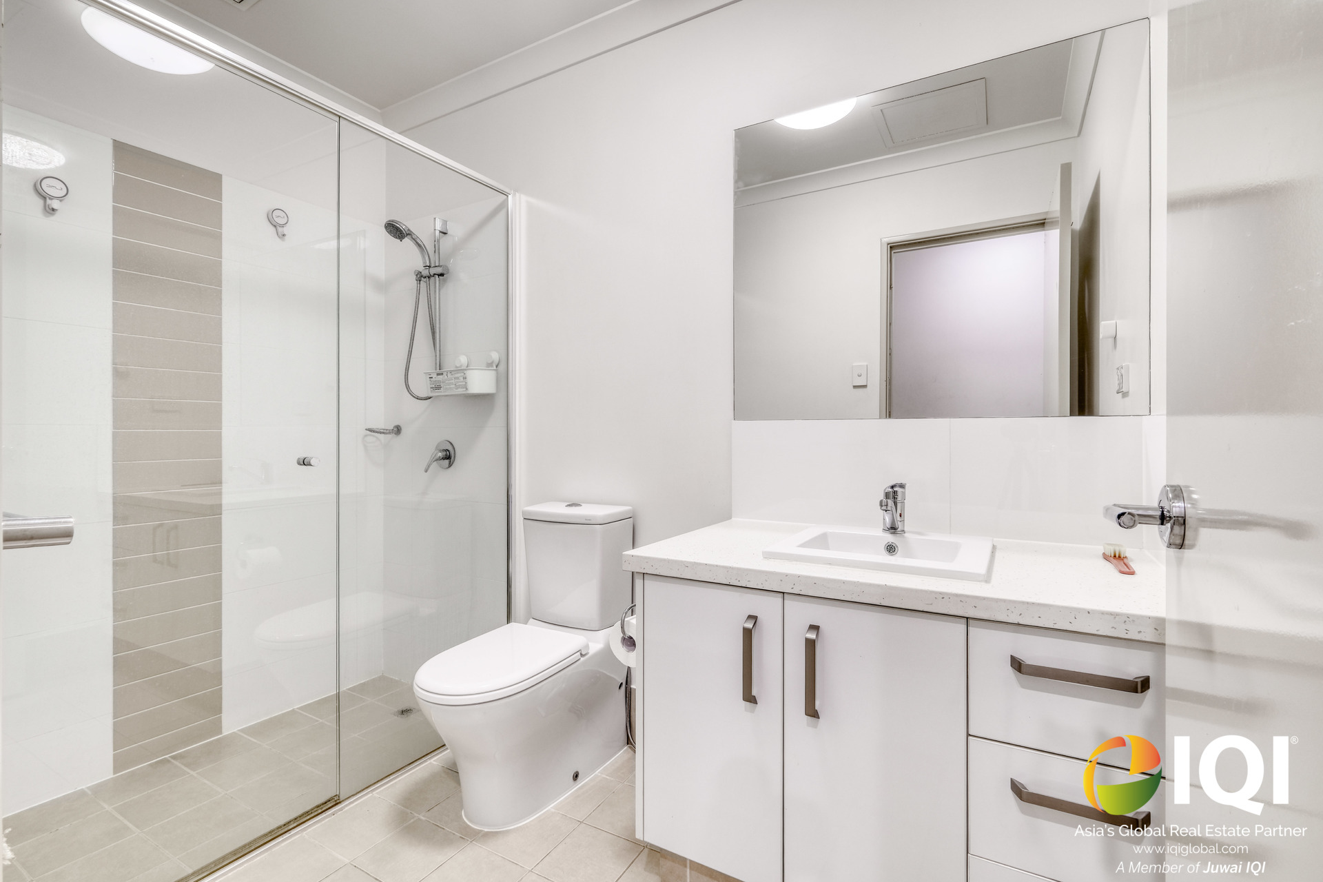 Rarely Found Space, Modern 2 Bed, 2 Bath Apartment image