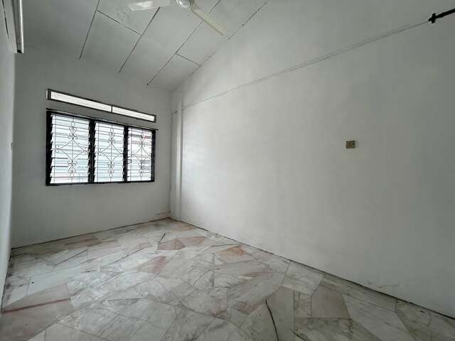 Buntong First Garden Taman Rishah Double Storey House For Sales image